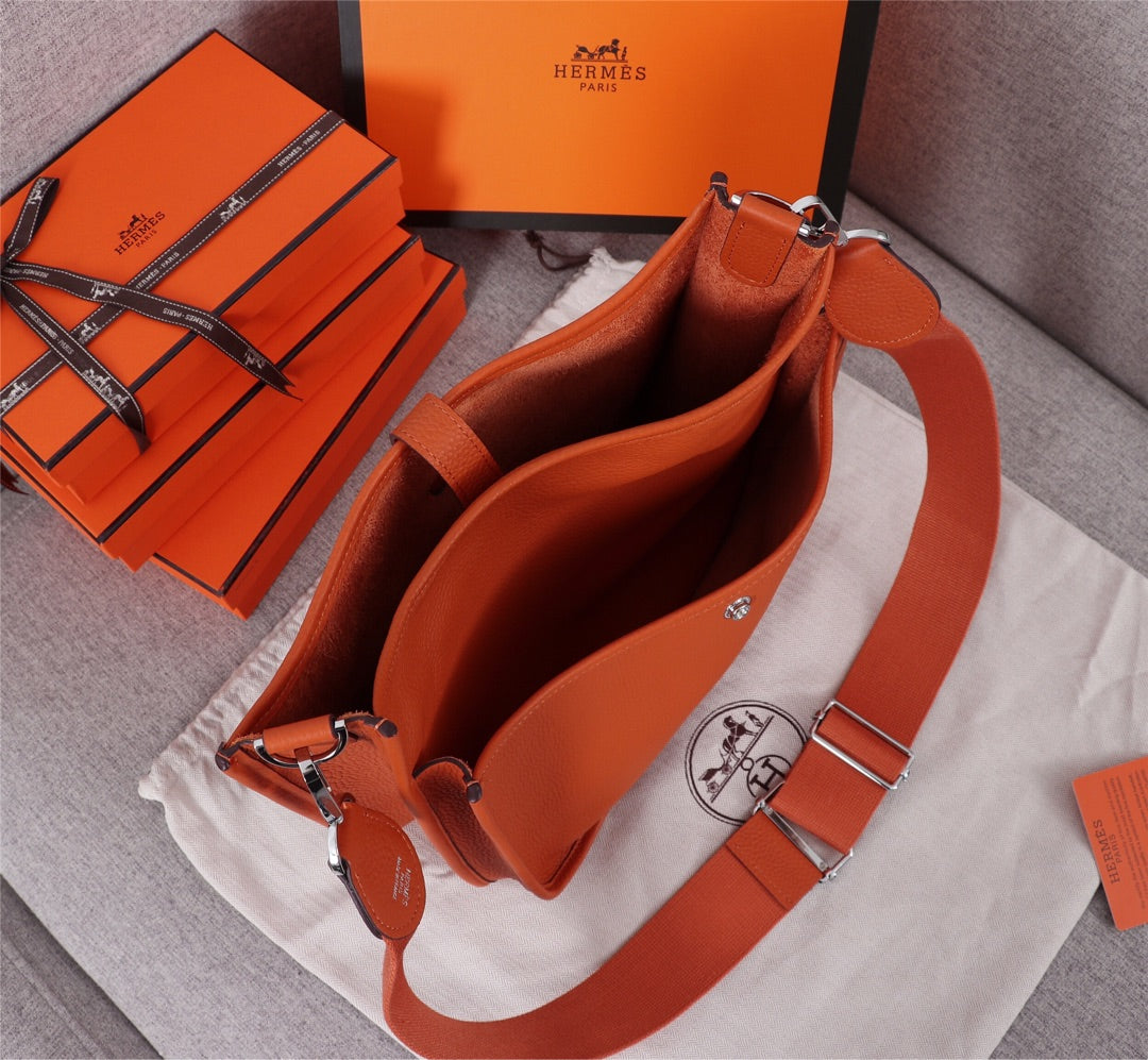 Hermès Evelyne III 29 PM Clemence Leather Shoulder Bag - Orange
