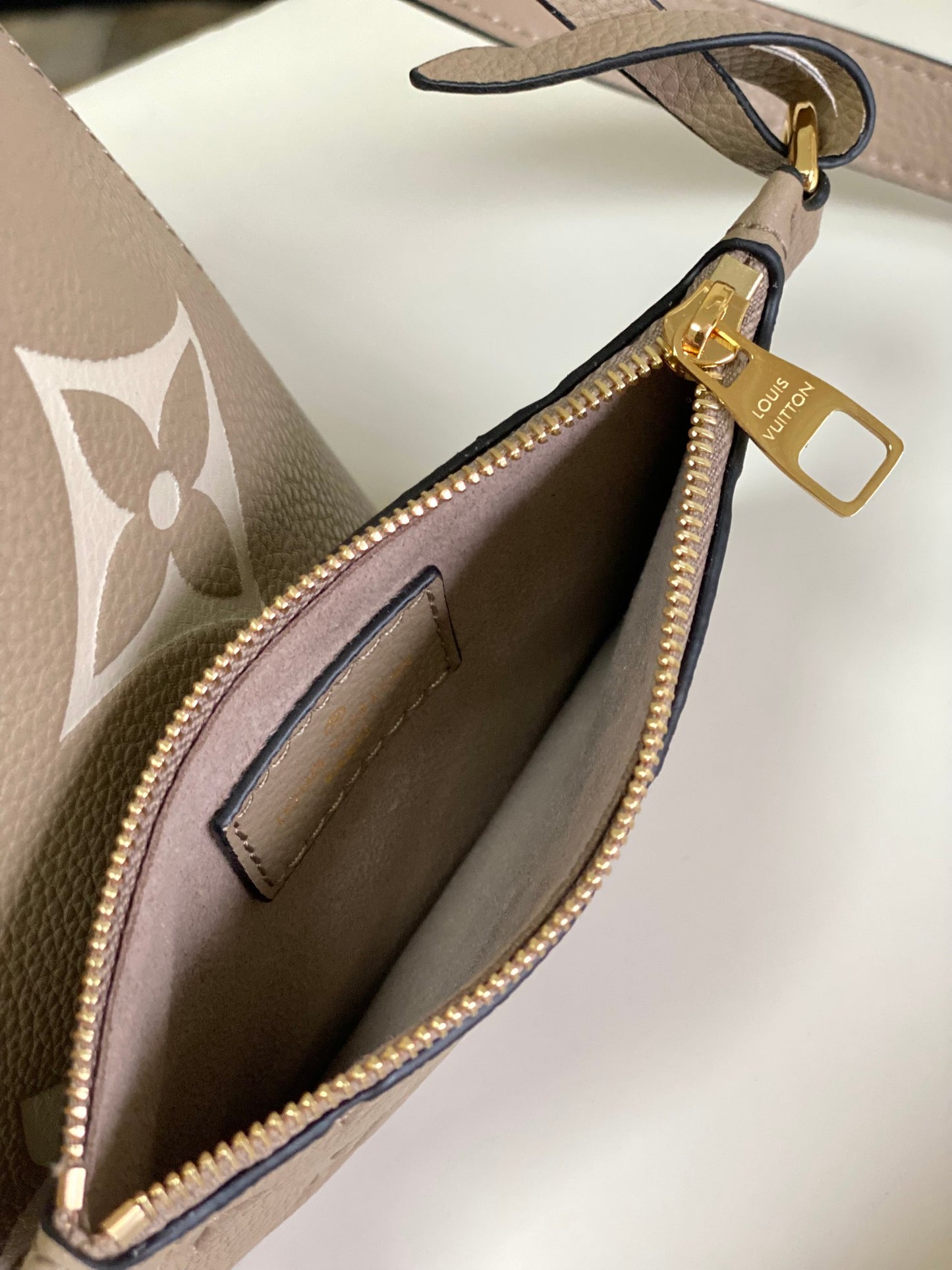 Louis Vuitton Muria Bucket Bag - Monogram Empreinte Leather - Tourterelle/Crème