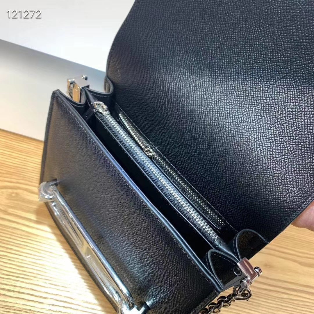 Elegant Black Shoulder Bag with Silver-Tone Chain Strap and Decorative Front Clasp