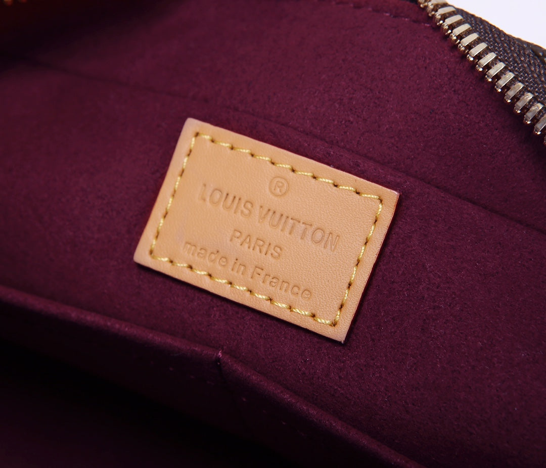 Louis Vuitton Monogram Canvas Favorite MM Shoulder Bag with Chain Strap