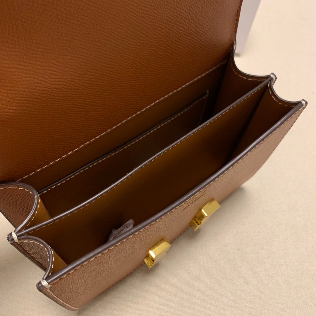 Luxury Tan Leather Shoulder Bag with Gold H-Clasp - Classic Crossbody Handbag