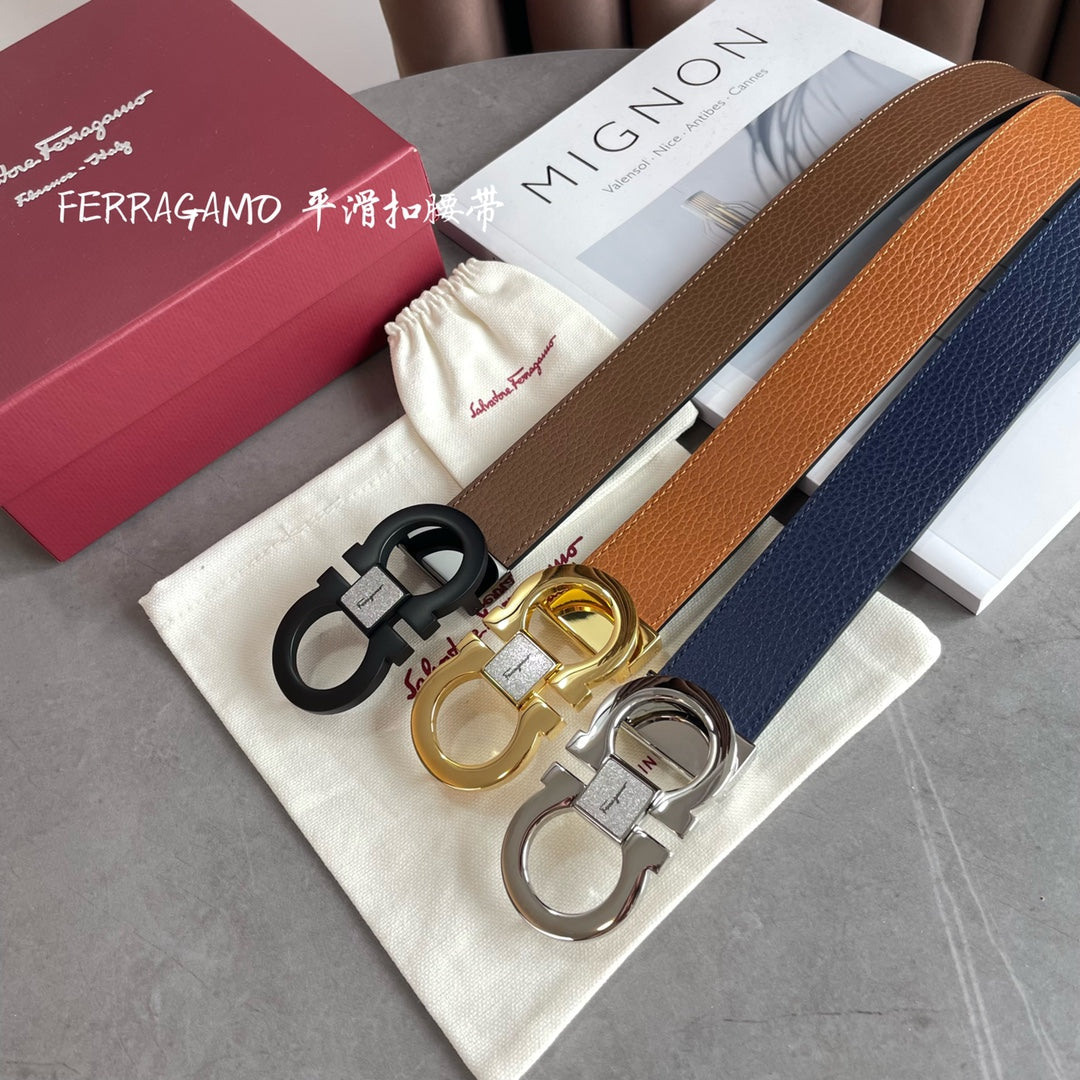 Salvatore Ferragamo Gancini Reversible Belt in Black Pebbled Leather with Gold-Tone Buckle, 35mm