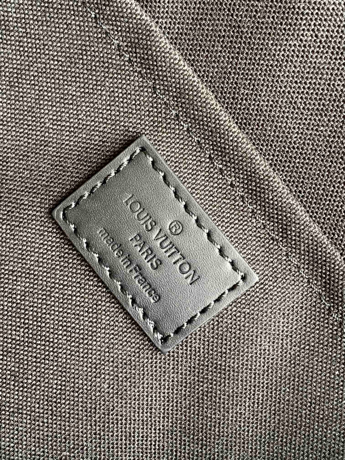 Louis Vuitton Keepall Bandoulière 25 Monogram Eclipse Canvas Bag