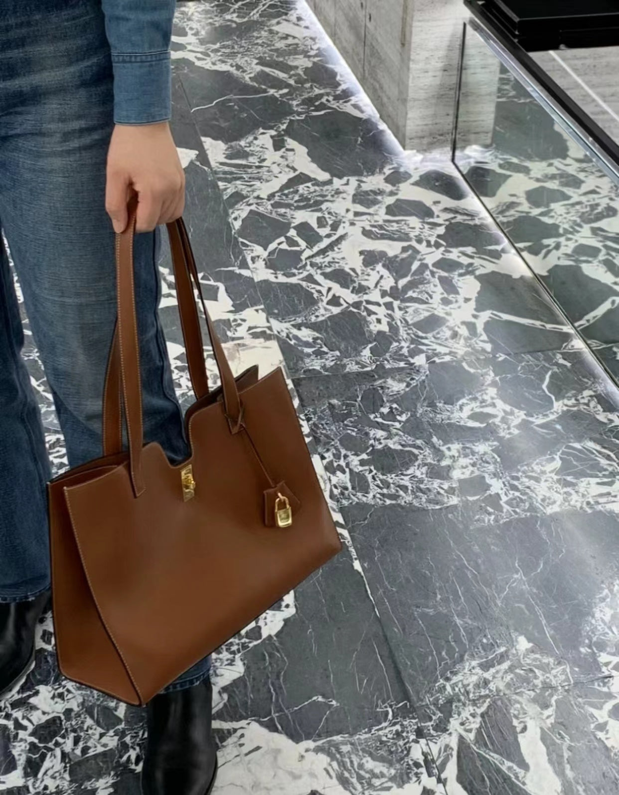 Saint Laurent Women's Brown Leather Shopping Toy Tote Bag