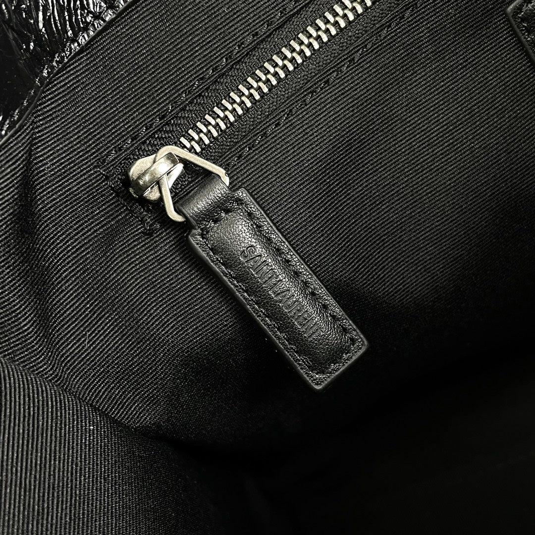 Saint Laurent Niki Medium Chain Bag in Crinkled Vintage Leather - Black