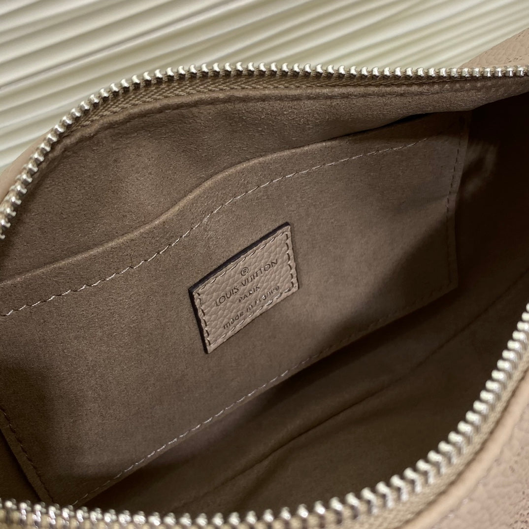 Louis Vuitton Over the Moon Mahina Leather Handbag - Galet