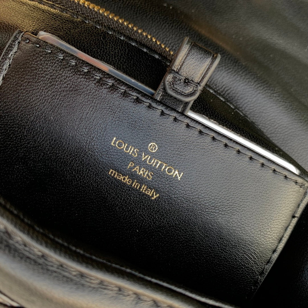 Louis Vuitton GO-14 MM Quilted Lambskin Shoulder Bag - Black