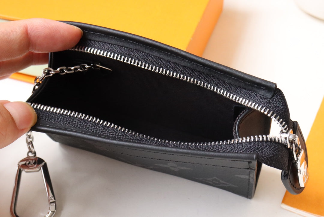 Louis Vuitton Monogram Empreinte Black Leather Daily Pouch Clutch