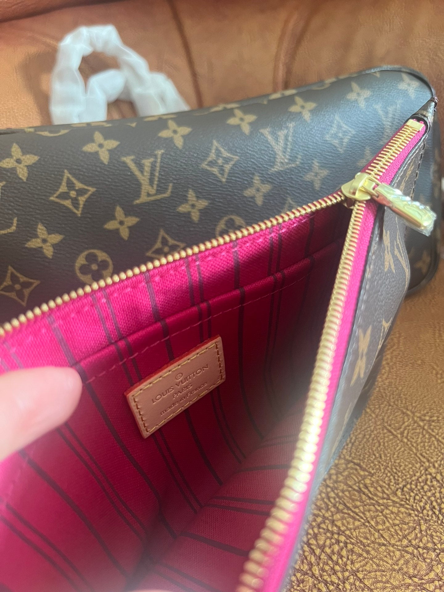 Louis Vuitton Neverfull MM Monogram Canvas Tote Bag with Pivoine Lining