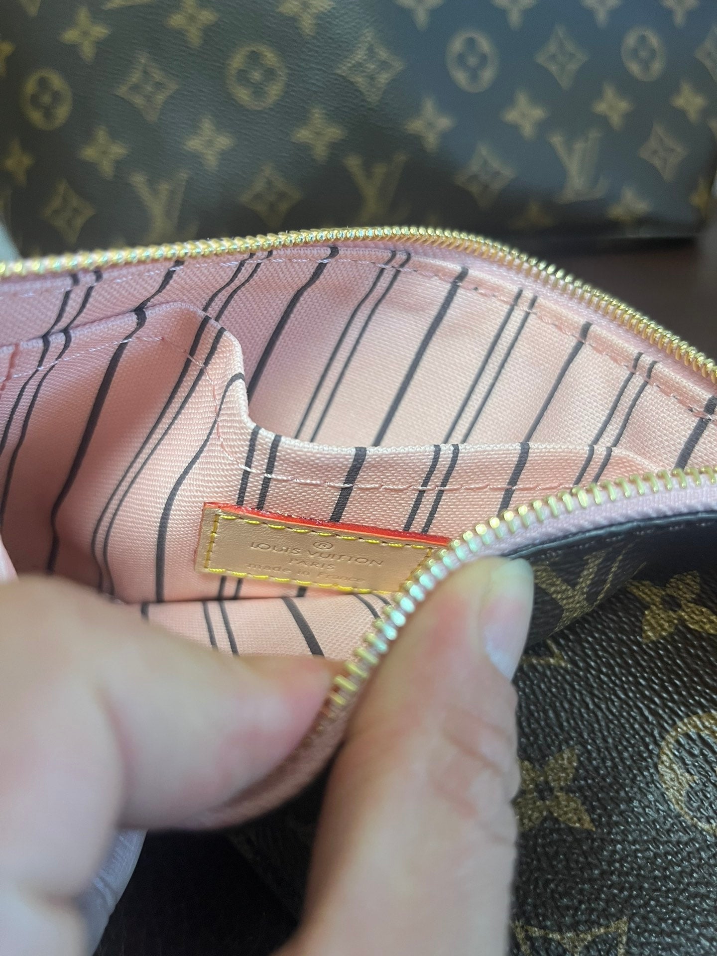 Louis Vuitton Monogram Neverfull MM Tote Bag with Pouch