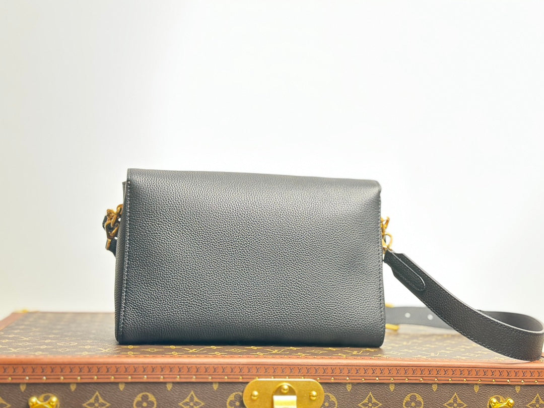Elegant Black Leather Flap Shoulder Bag with Gold Twist Lock Clasp