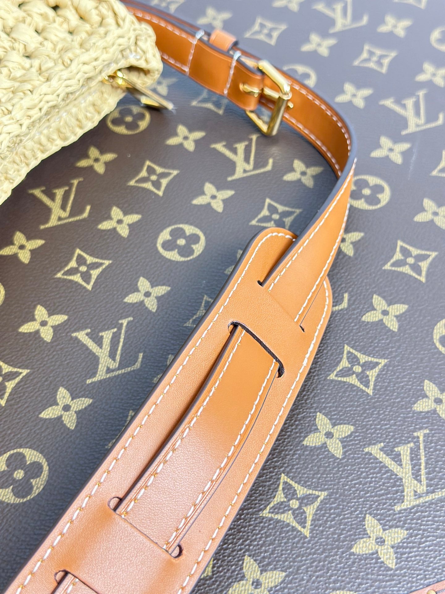 Louis Vuitton Raffia Croissant MM Shoulder Bag - Natural/Brown