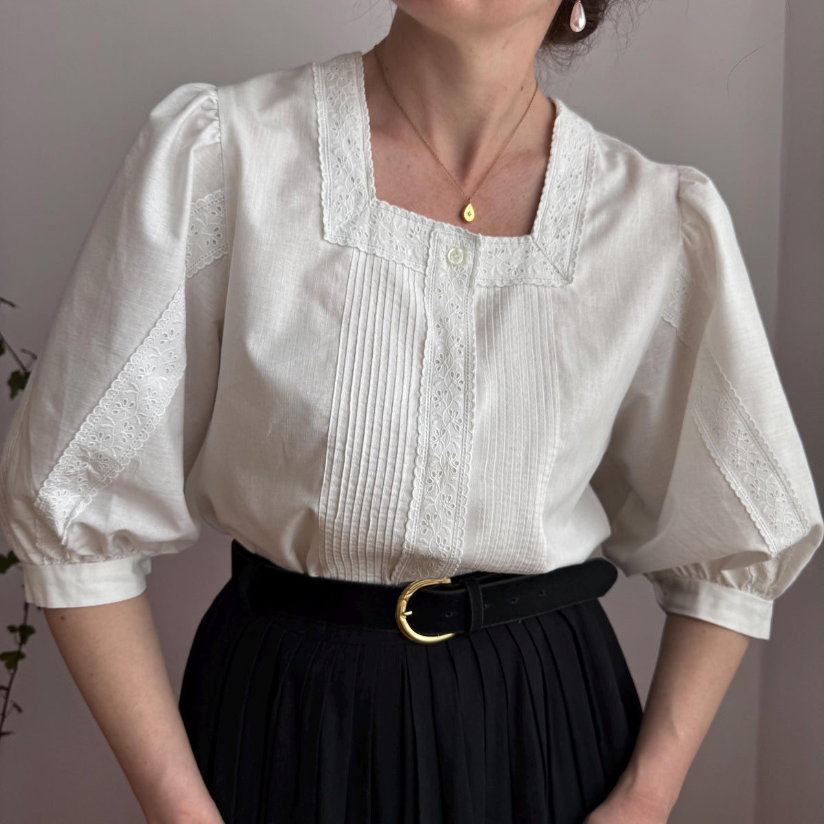 Vintage White Cotton Blouse, Puff Sleeve Lace Dirndl Top, Cottagecore Victorian Shirt