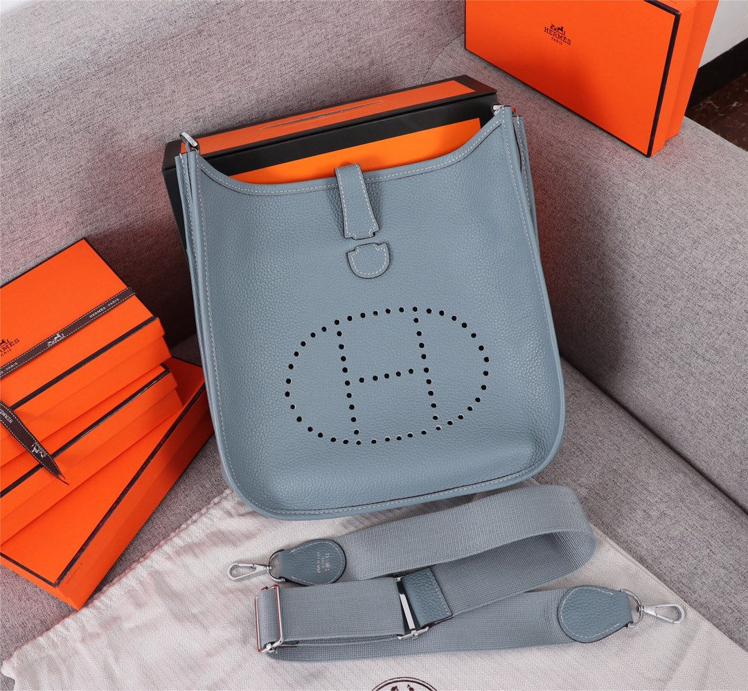 Hermès Evelyne III 29 PM Shoulder Bag Blue Clemence Leather