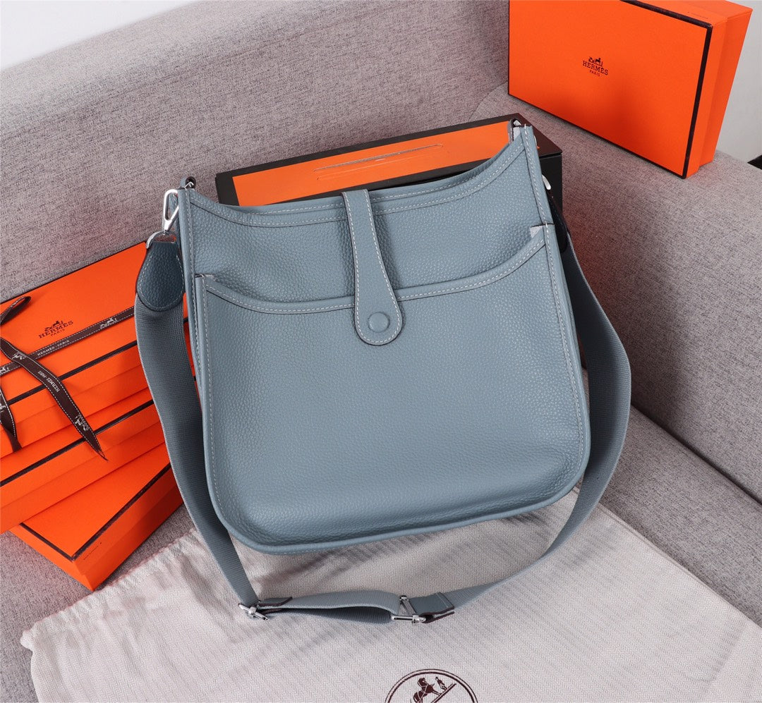 Hermès Evelyne III 29 PM Shoulder Bag Blue Clemence Leather