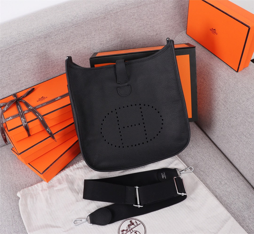 Hermès Evelyne III PM Crossbody Bag - Black Clemence Leather - Silver Hardware