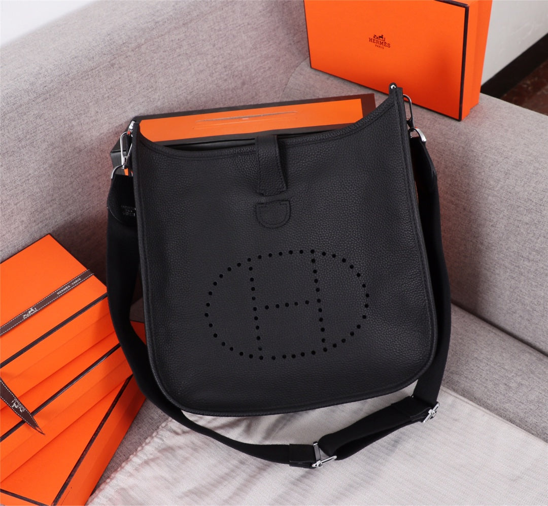Hermès Evelyne III PM Crossbody Bag - Black Clemence Leather - Silver Hardware