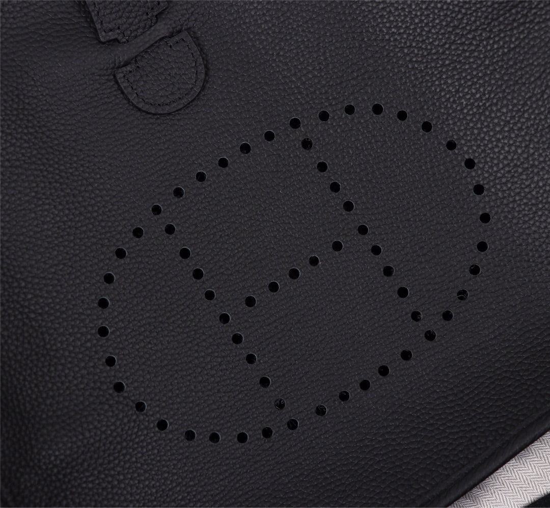 Hermès Evelyne III PM Crossbody Bag - Black Clemence Leather - Silver Hardware