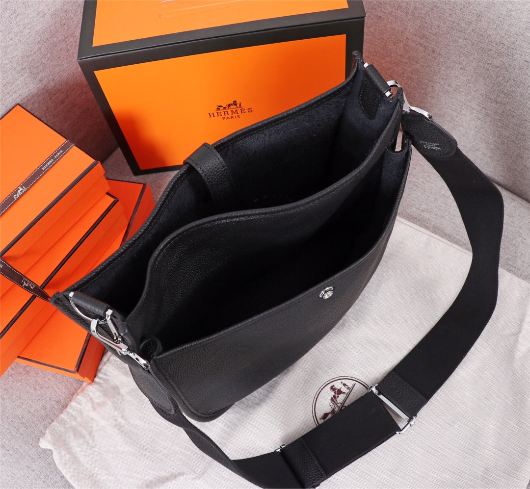 Hermès Evelyne III PM Crossbody Bag - Black Clemence Leather - Silver Hardware