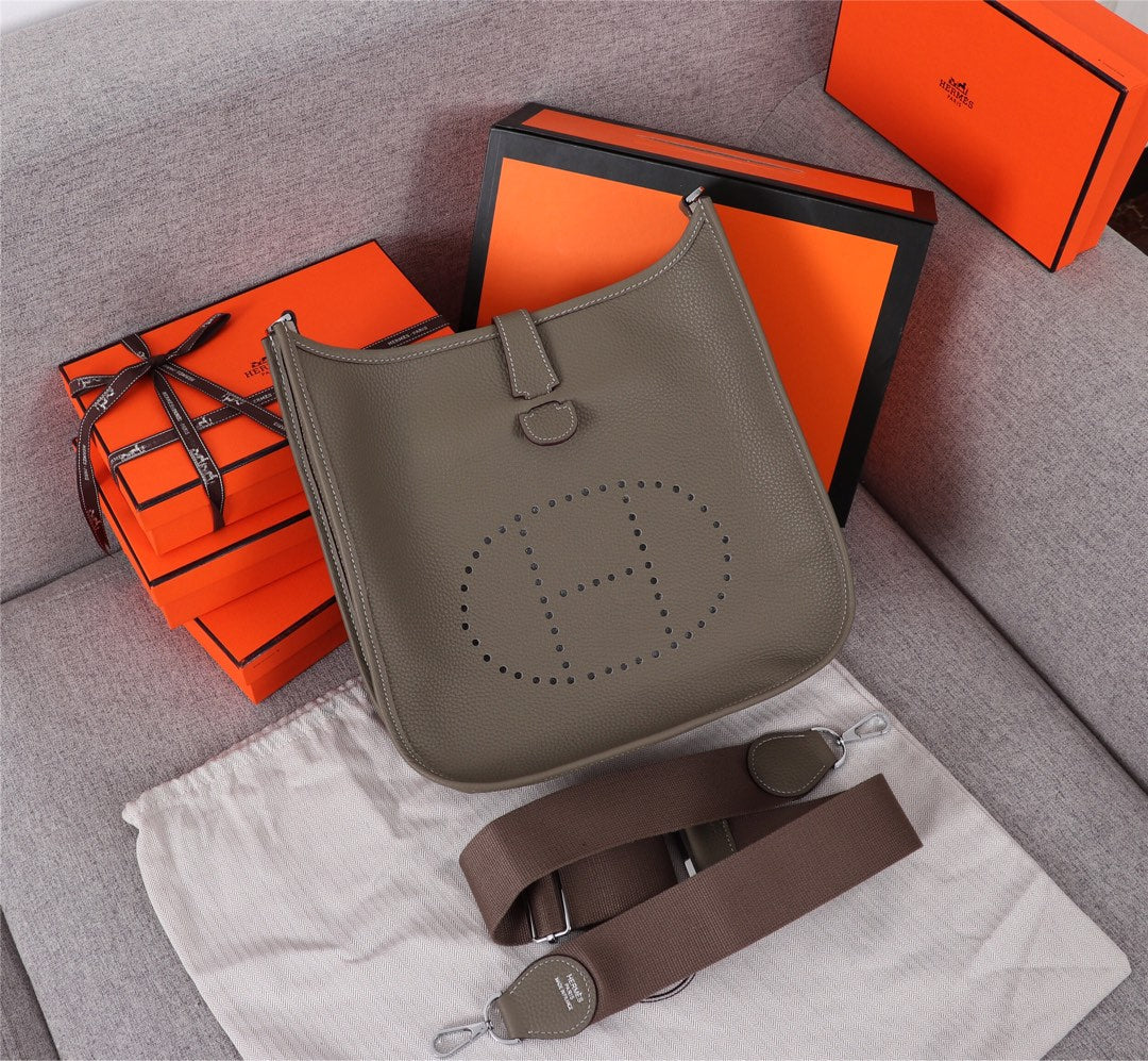Hermes Evelyne III PM Leather Shoulder Bag - Etoupe Grey