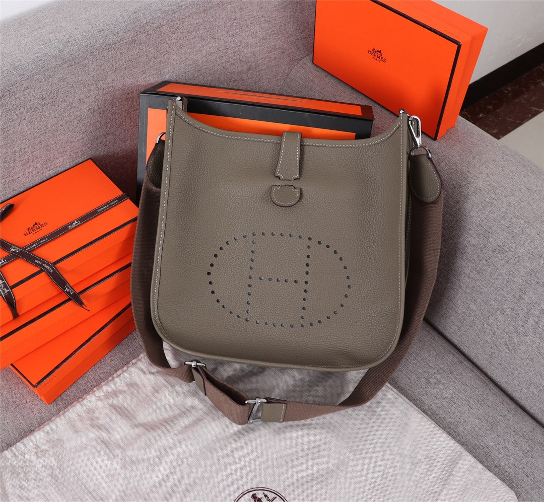 Hermes Evelyne III PM Leather Shoulder Bag - Etoupe Grey
