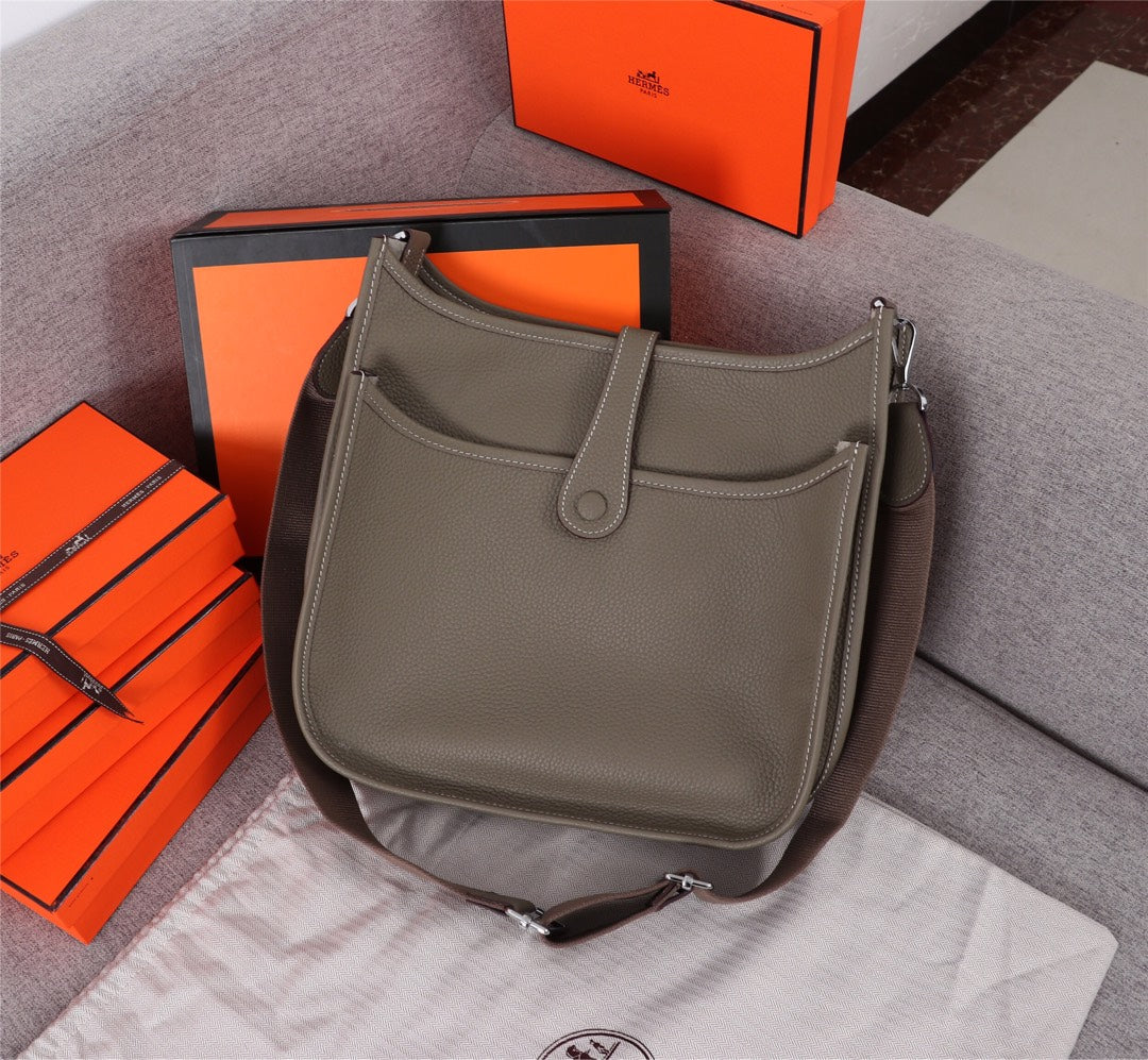 Hermes Evelyne III PM Leather Shoulder Bag - Etoupe Grey