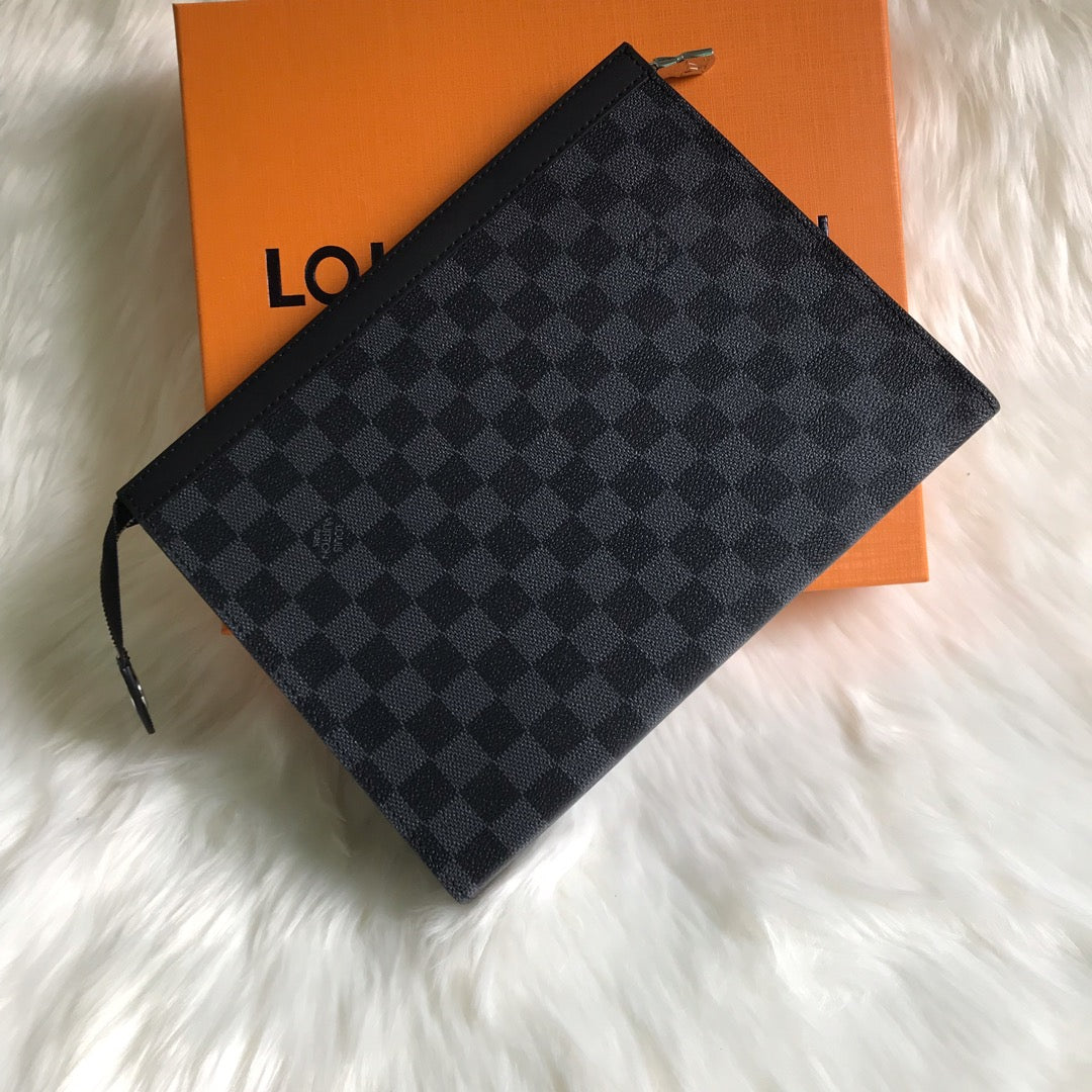 Louis Vuitton Damier Graphite Canvas Pochette Voyage MM - Grey/Black