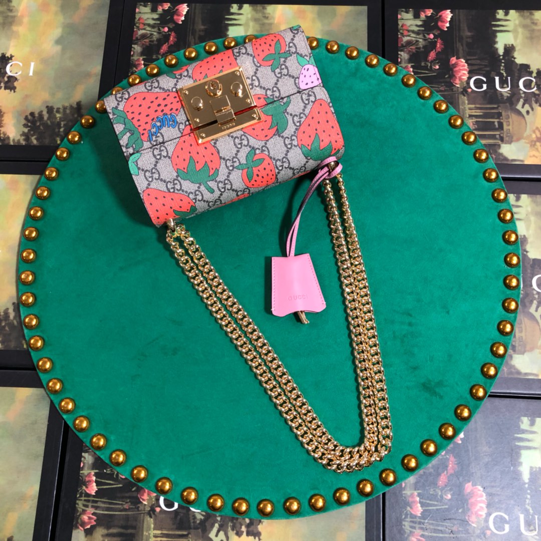 Gucci Padlock GG Supreme Strawberry Small Shoulder Bag