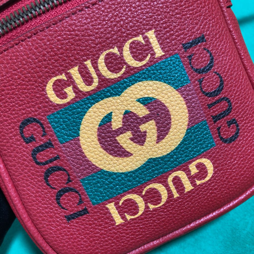 Gucci Red Vintage Logo Leather Small Shoulder Crossbody Bag