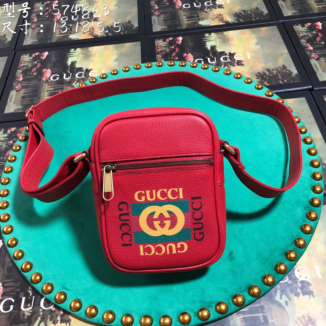 Gucci Red Vintage Logo Leather Small Shoulder Crossbody Bag