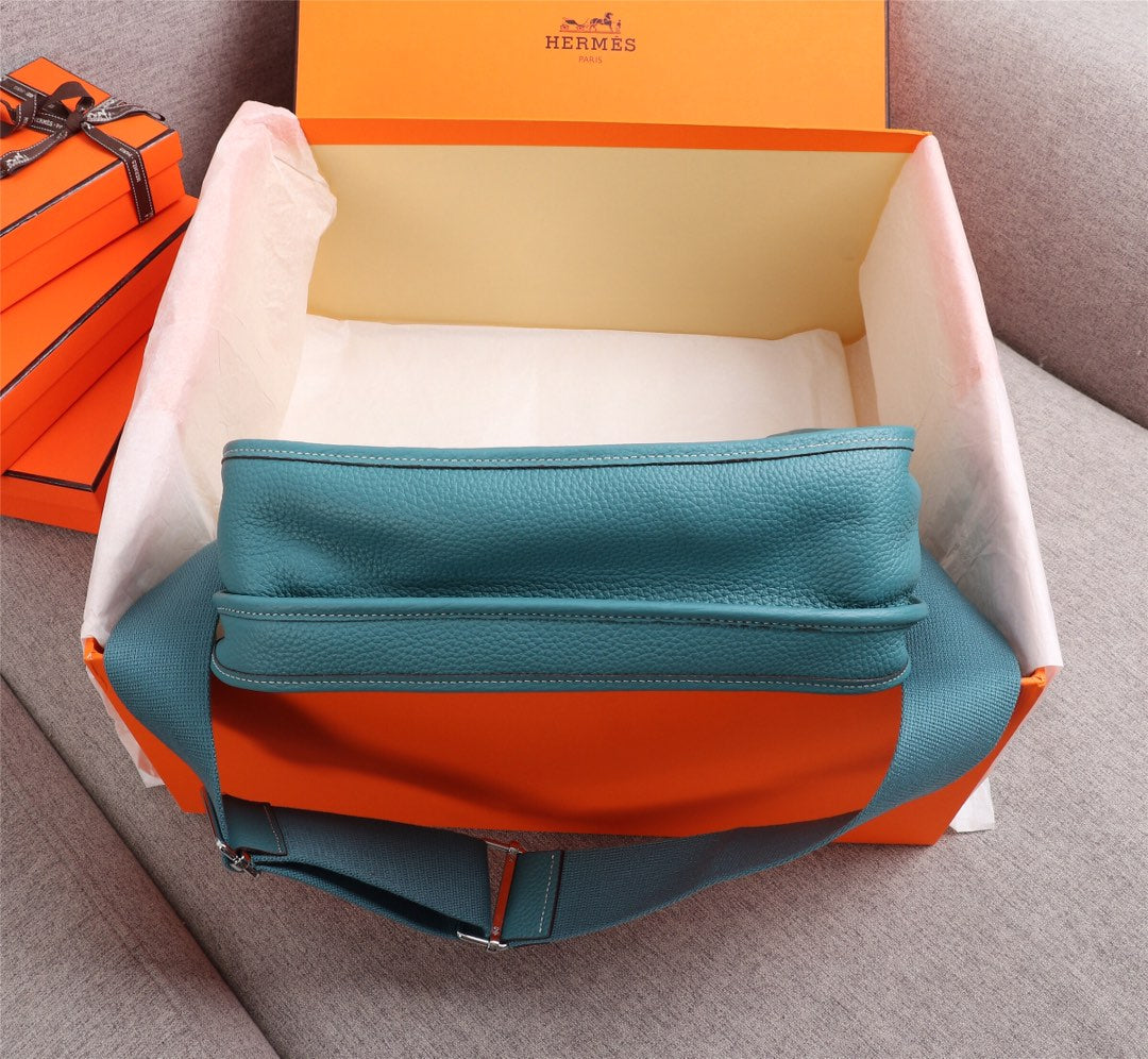 Hermès Evelyne III 29 Clemence Leather Shoulder Bag - Teal Blue