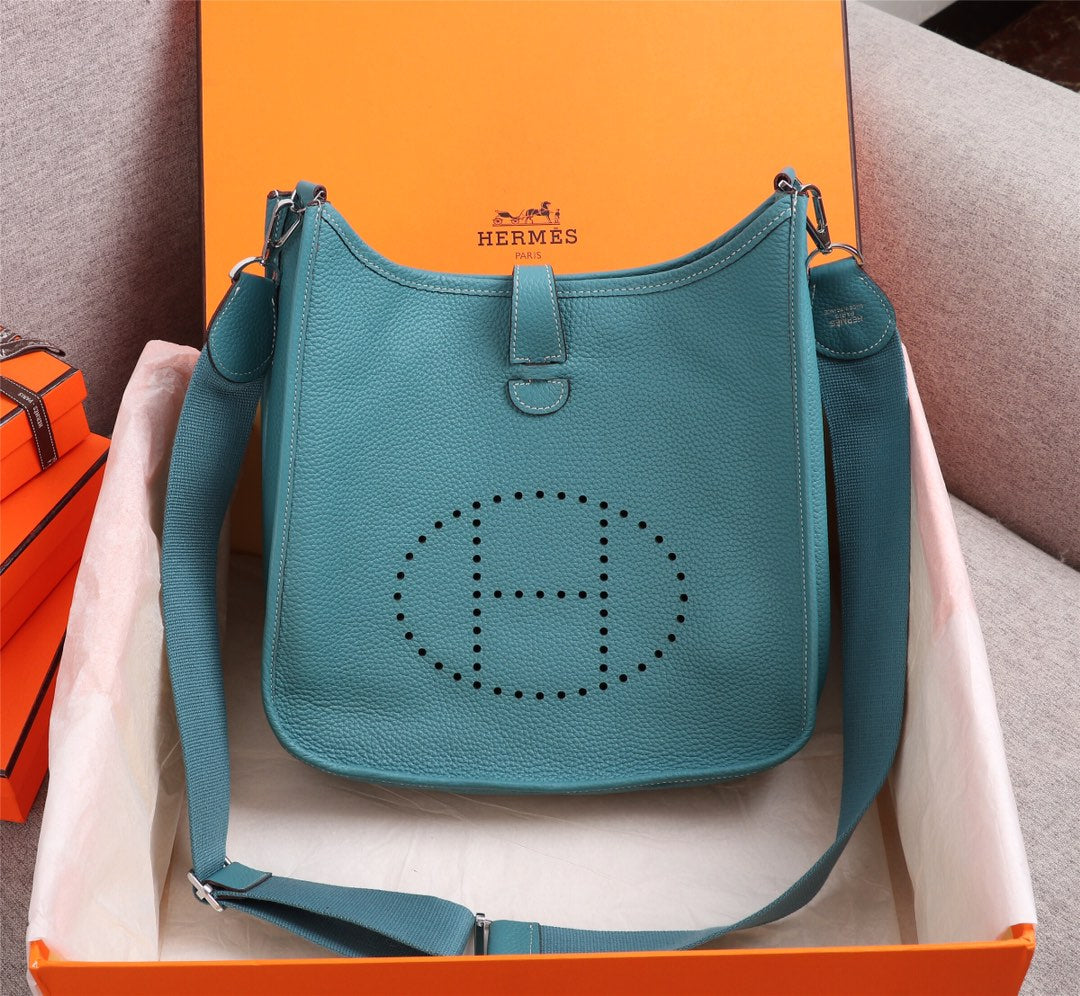Hermès Evelyne III 29 Clemence Leather Shoulder Bag - Teal Blue