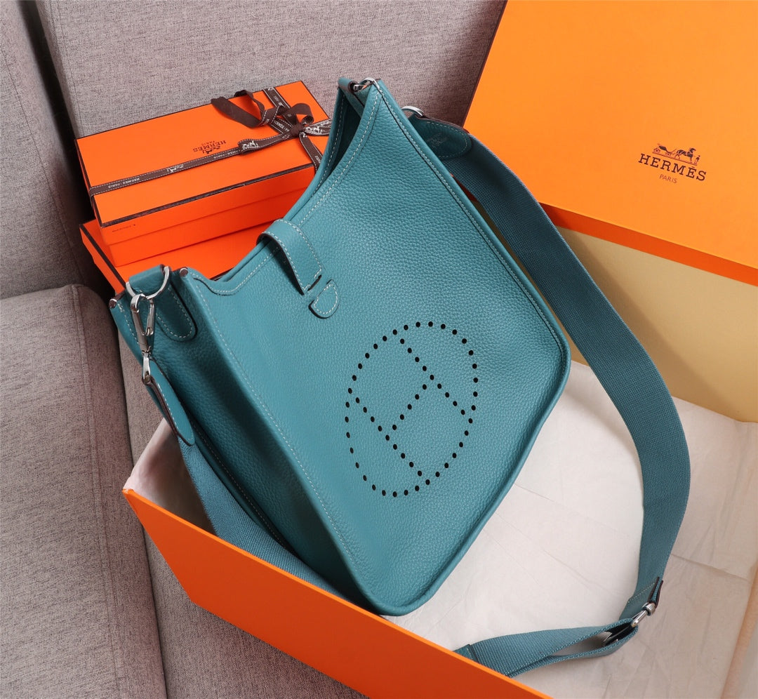 Hermès Evelyne III 29 Clemence Leather Shoulder Bag - Teal Blue