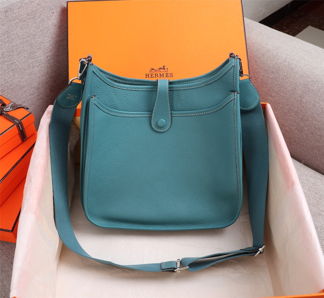 Hermès Evelyne III 29 Clemence Leather Shoulder Bag - Teal Blue