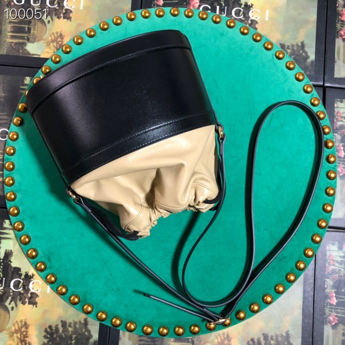 Gucci Horsebit 1955 Small Bucket Bag - Black and Beige Leather