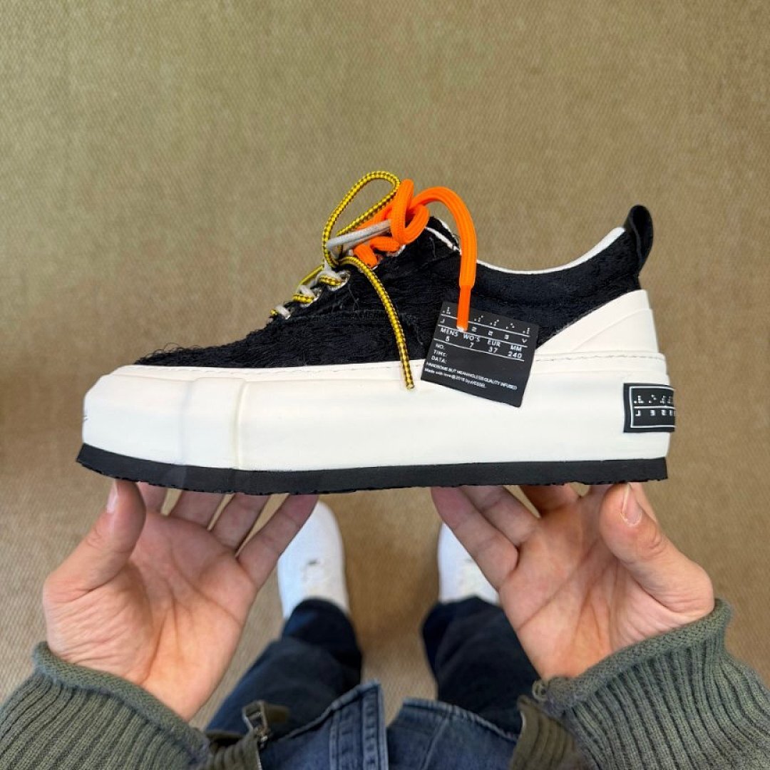 JIERRE Men's Chunky Platform Textured Low-Top Sneakers Black White Orange Laces