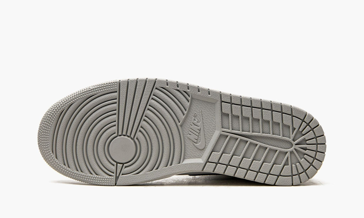 Air Jordan 1 Mid "Light Smoke Grey 2.0"