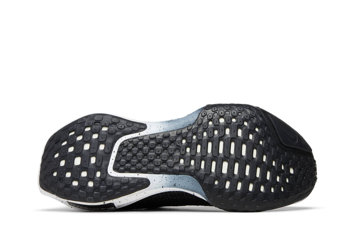 Nike ZoomX Invincible Run Flyknit 3 'Oreo' DR2615-002