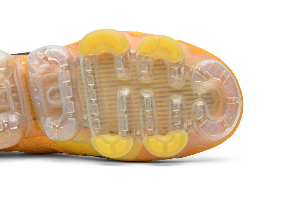 Nike Air VaporMax Moc 2 University Gold AJ6599-700