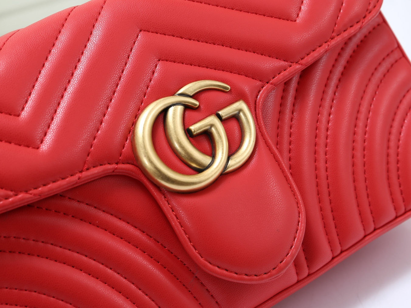 Gucci GG Marmont Small Matelassé Shoulder Bag - Red Leather