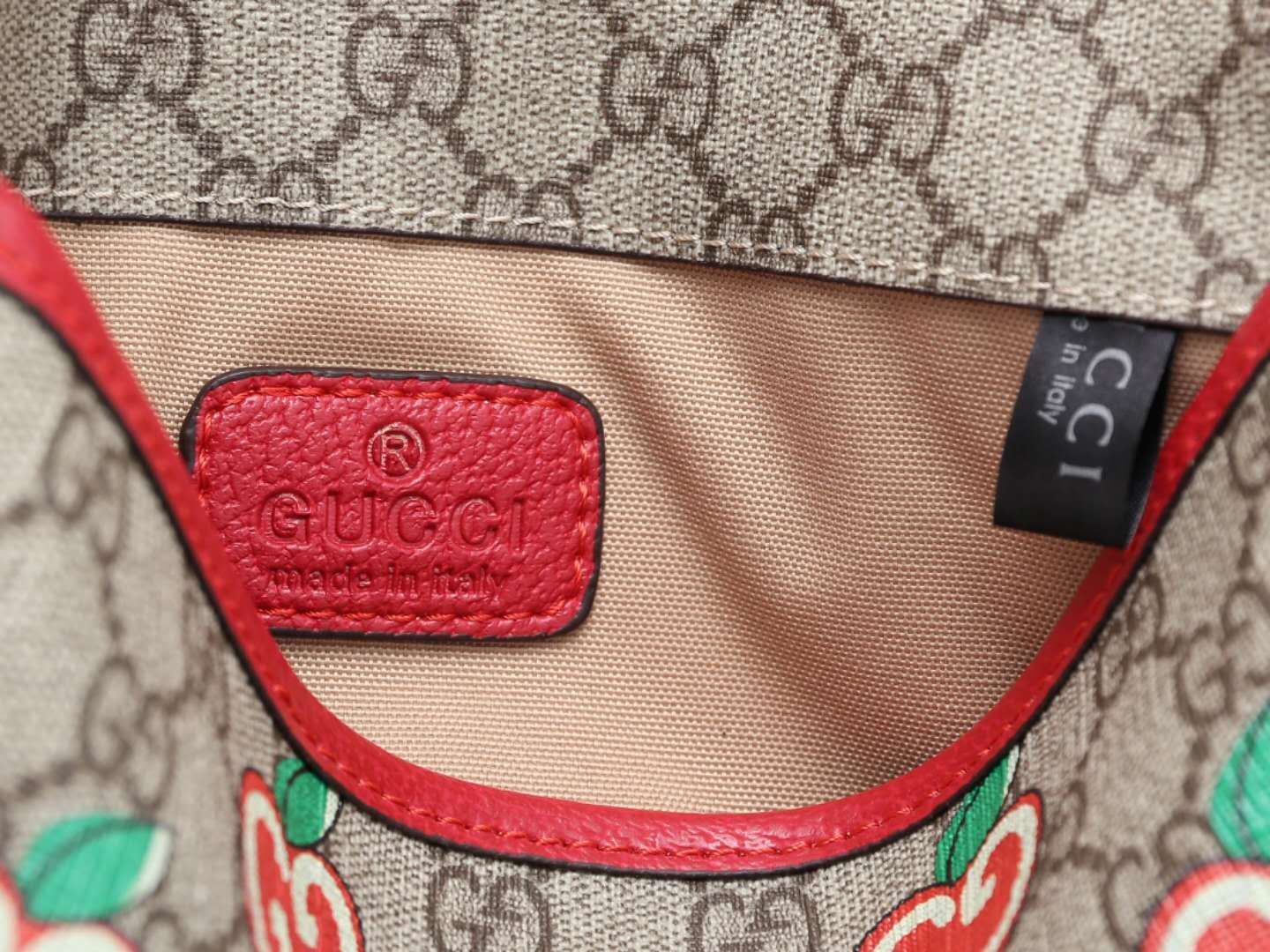 Gucci Kids GG Supreme Apple Print Belt Bag - Beige &amp; Red Canvas