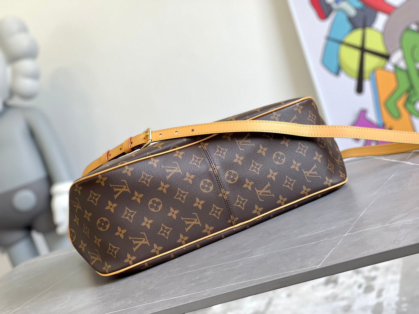Louis Vuitton Graceful MM Monogram Canvas Shoulder Bag with Pouch