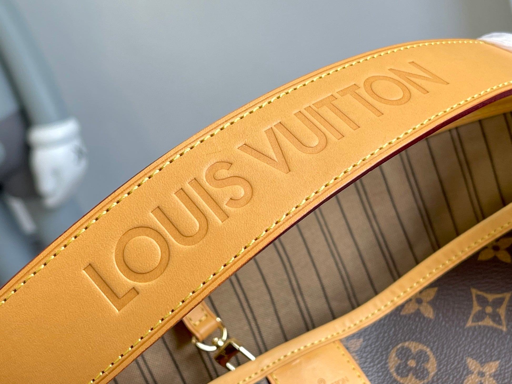 Louis Vuitton Graceful MM Monogram Canvas Shoulder Bag with Pouch