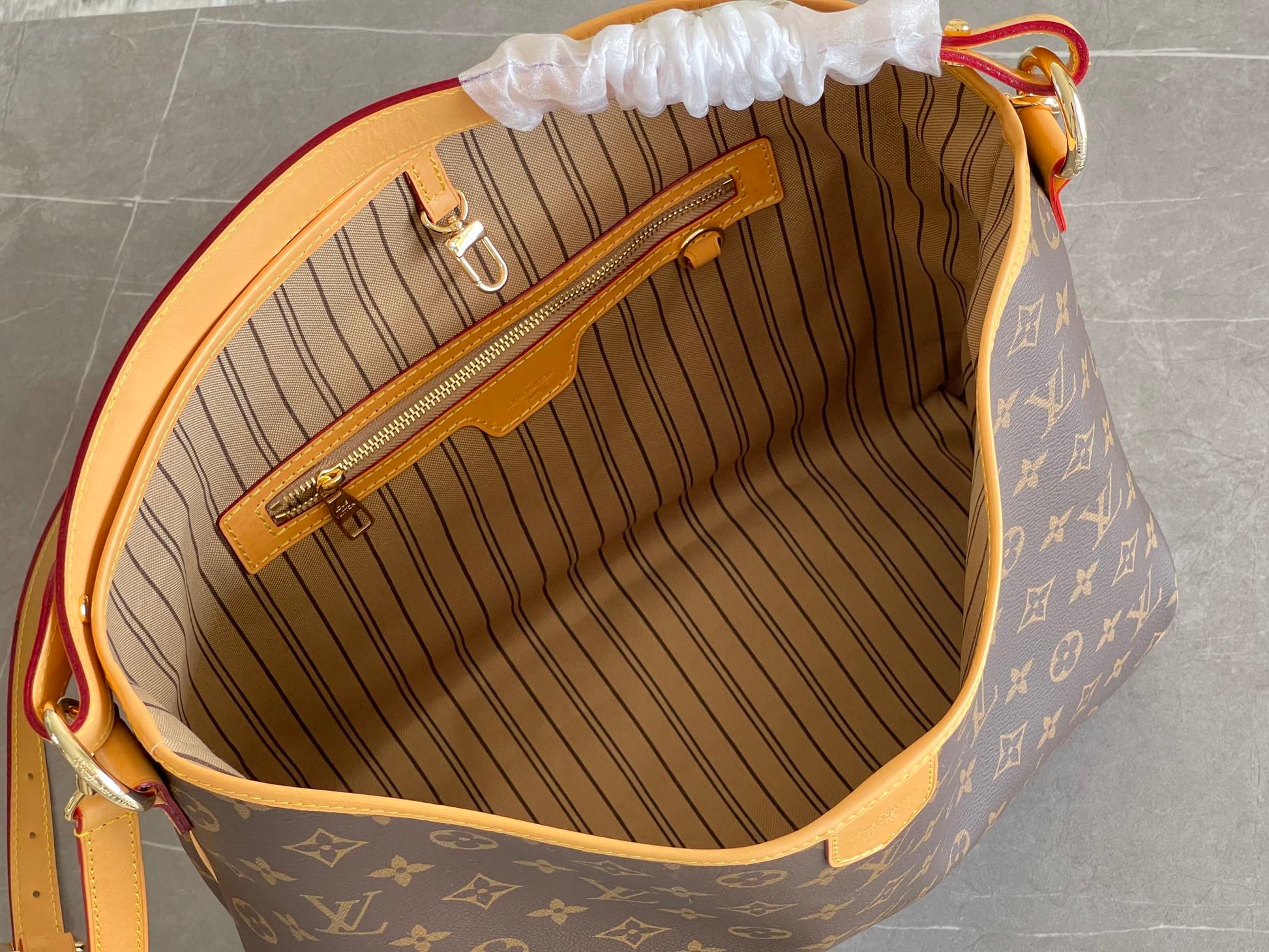 Louis Vuitton Monogram Canvas Graceful MM Hobo Bag with Pouch