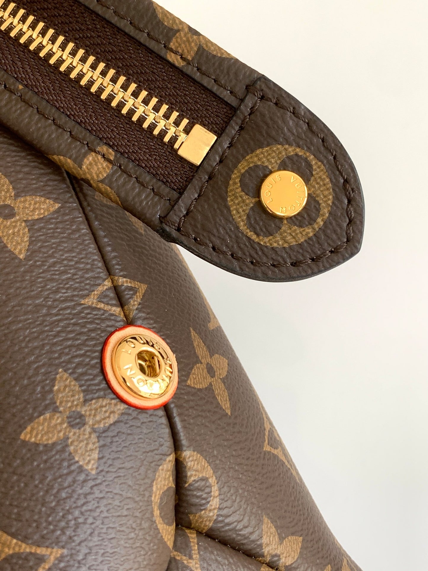 Louis Vuitton Montaigne BB Monogram Canvas Handbag - Brown