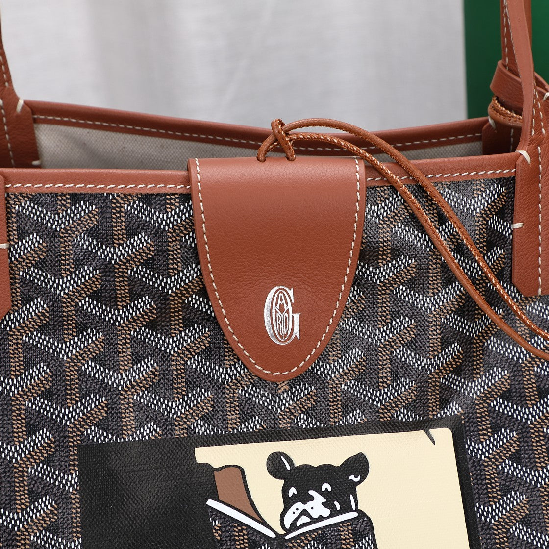 Gogy Classic Chevron Print Tote Bag with Cartoon Patch and Pouch