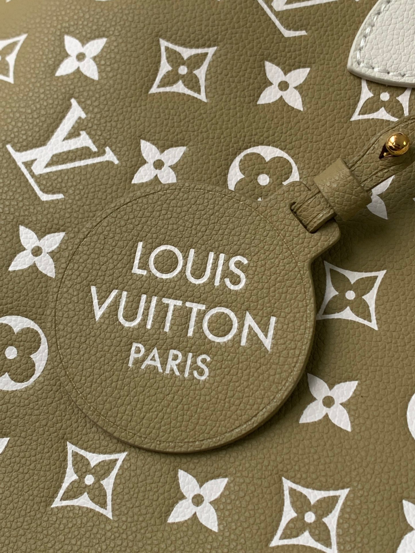 Louis Vuitton Neverfull MM Monogram Canvas Tote Bag - Khaki/Beige