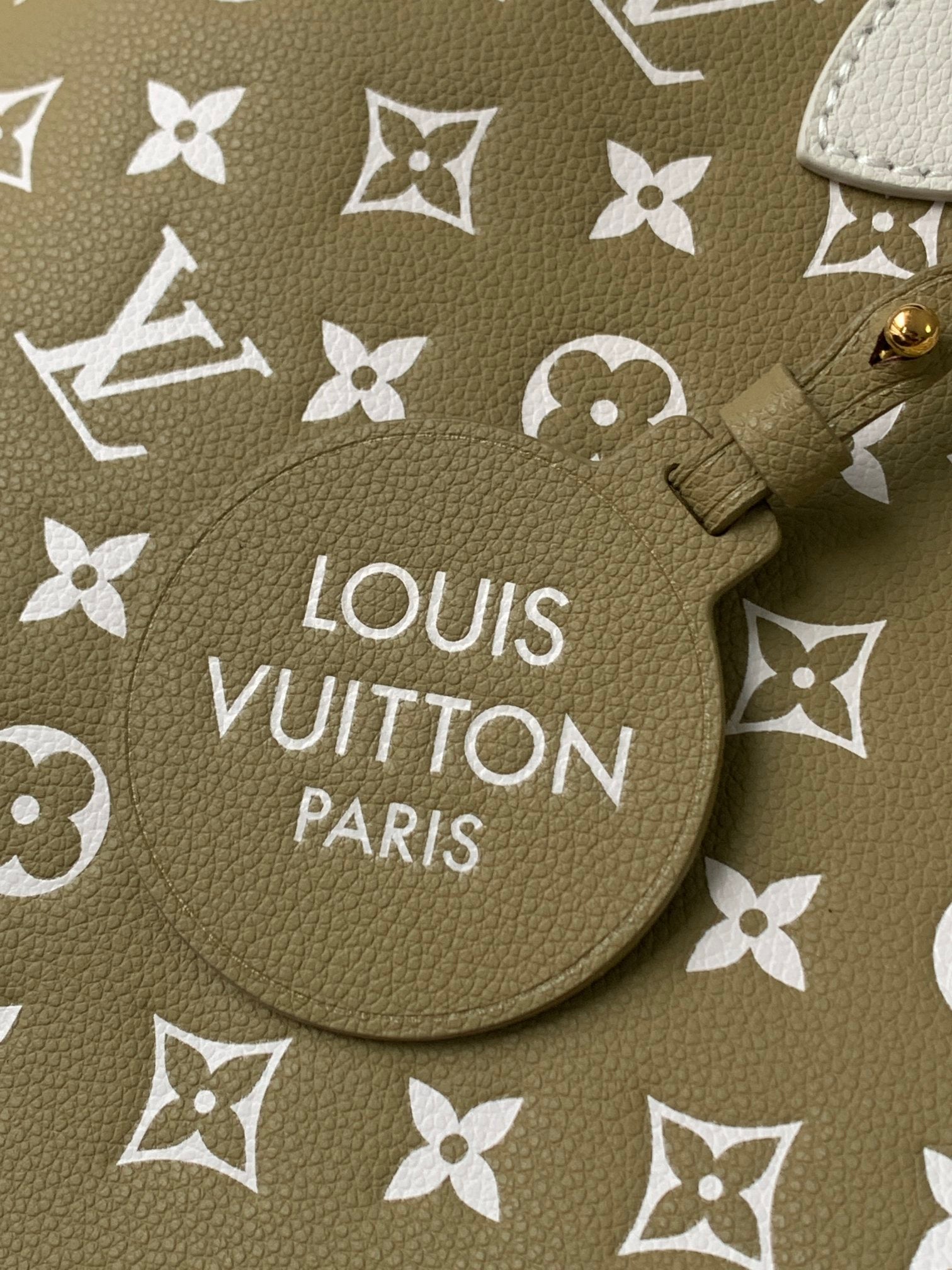 Louis Vuitton Neverfull MM Monogram Canvas Tote Bag - Khaki/Beige