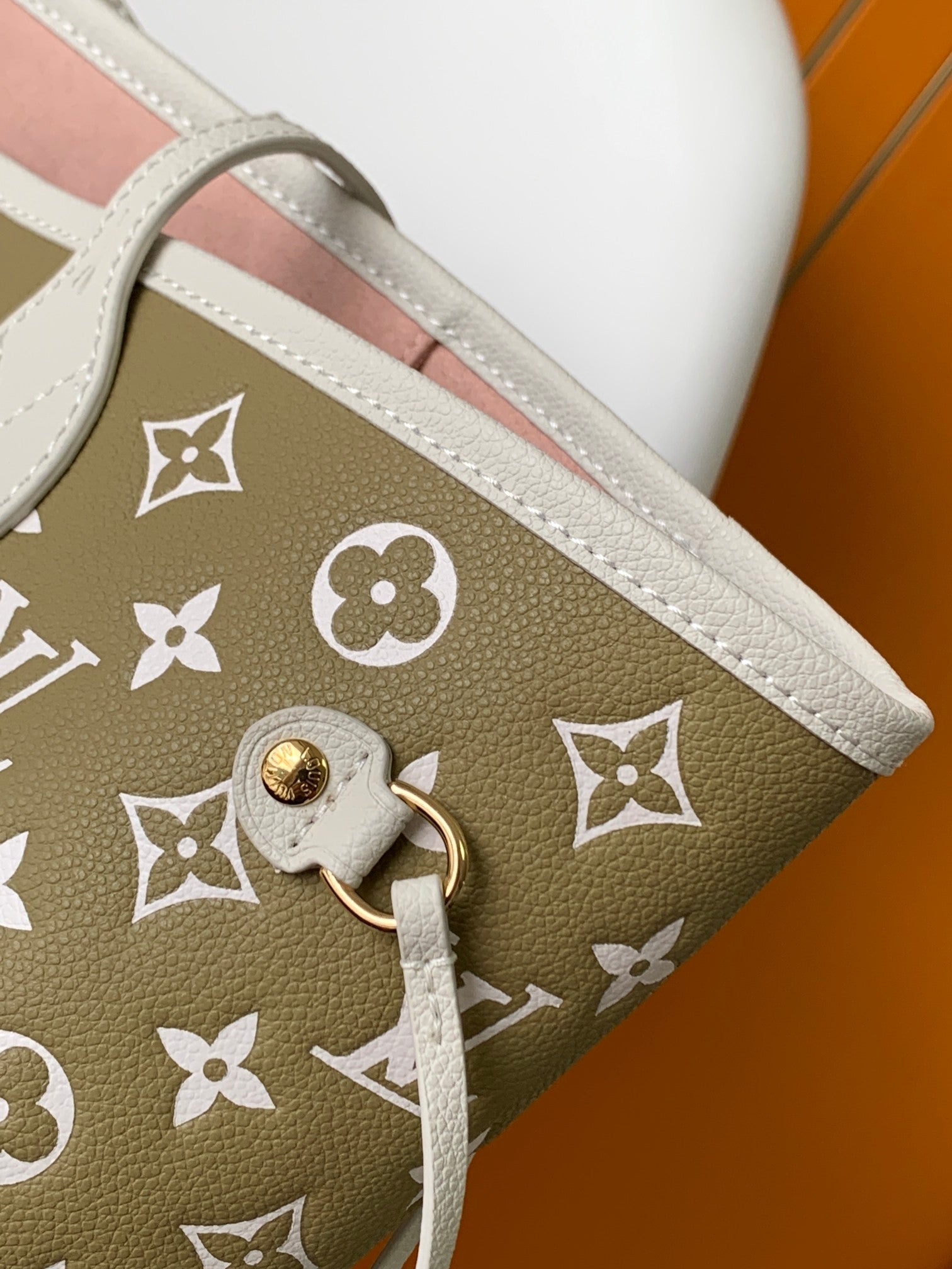Louis Vuitton Neverfull MM Monogram Canvas Tote Bag - Khaki/Beige