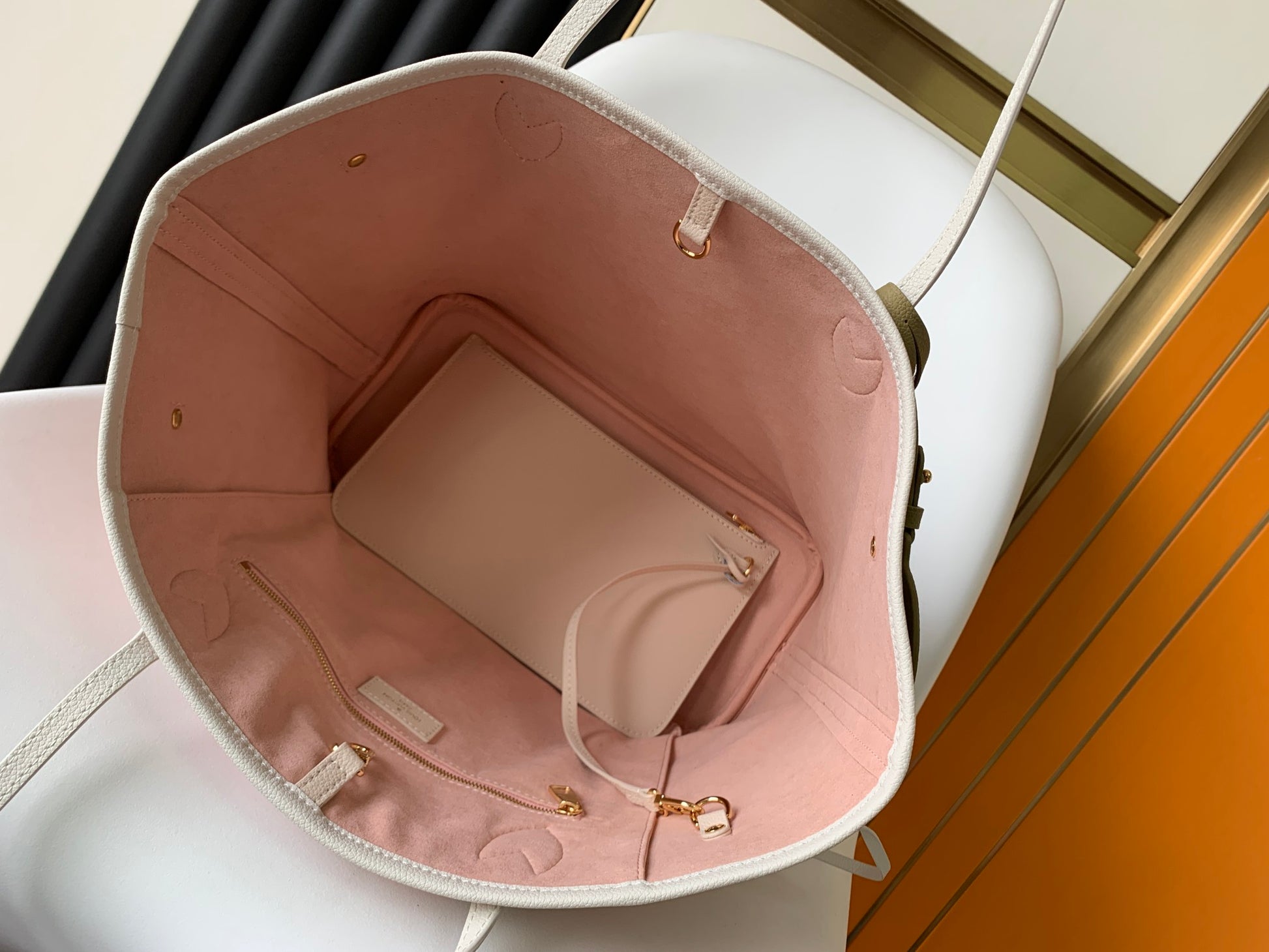 Louis Vuitton Neverfull MM Monogram Canvas Tote Bag - Khaki/Beige